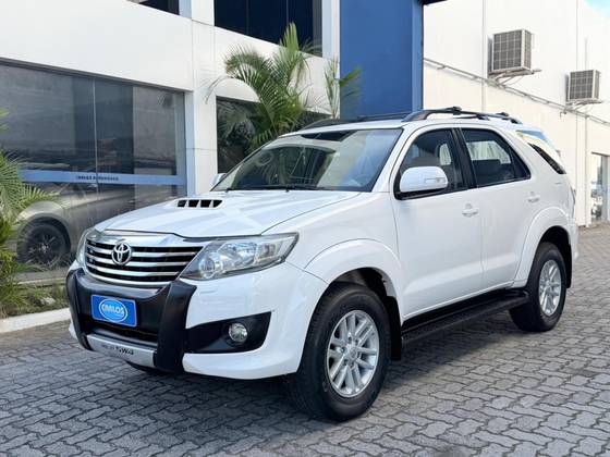 TOYOTA HILUX SW4 3.0 SRV 4X4 16V TURBO INTERCOOLER DIESEL 4P AUTOMÁTICO TOYOTA HILUX SW4 3.0 SRV 4X4 16V TURBO INTERCOOLER DIESEL 4P AUTOMÁTICO